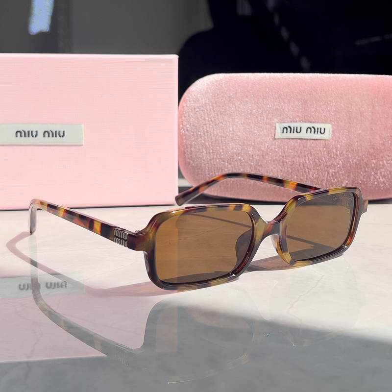 MIU MIU Sonnenbrillen