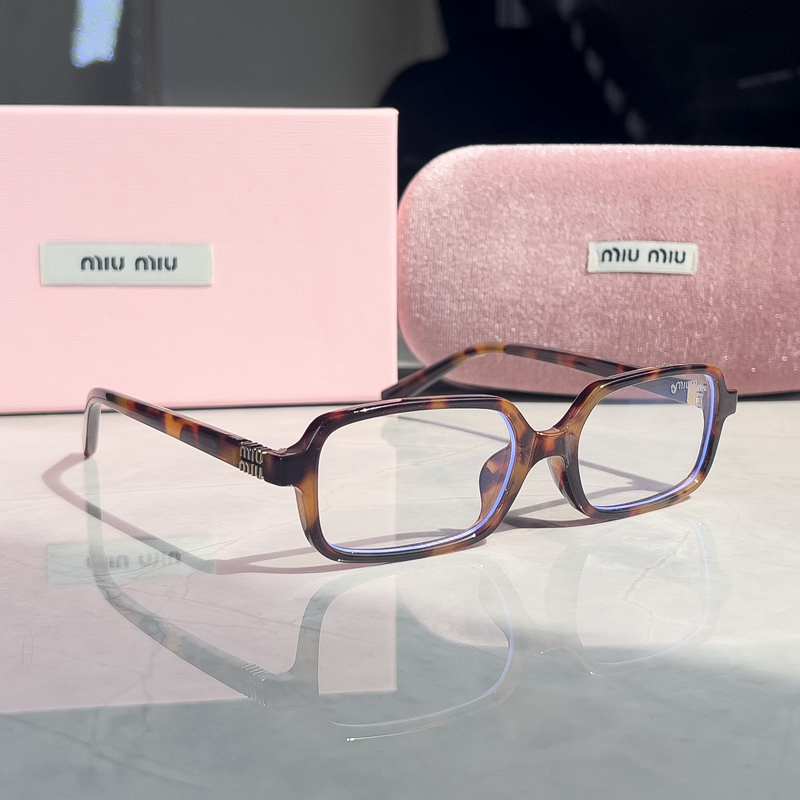 MIU MIU Sonnenbrillen