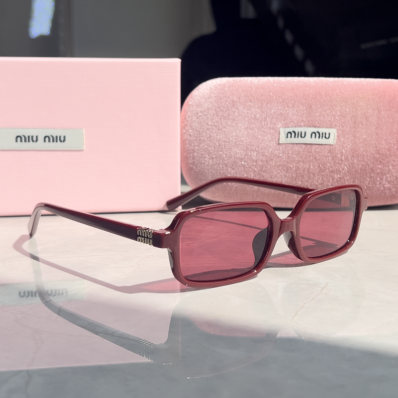 MIU MIU Sonnenbrillen