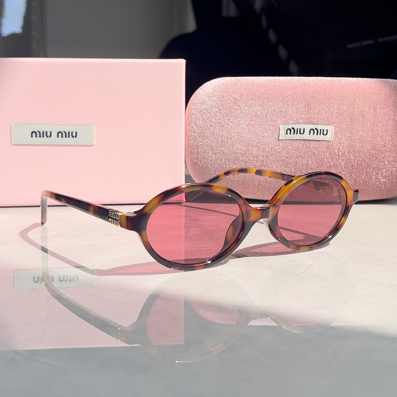 MIU MIU Sonnenbrillen