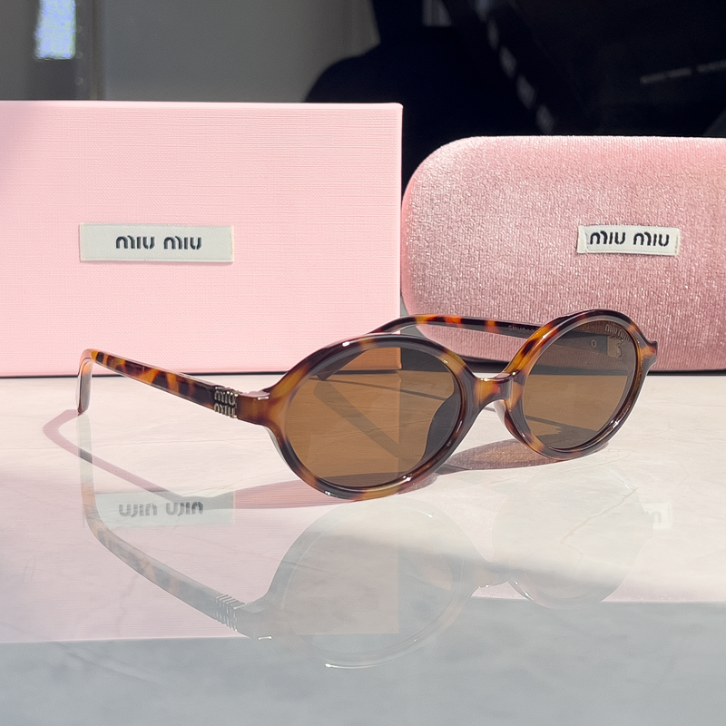 MIU MIU Sonnenbrillen