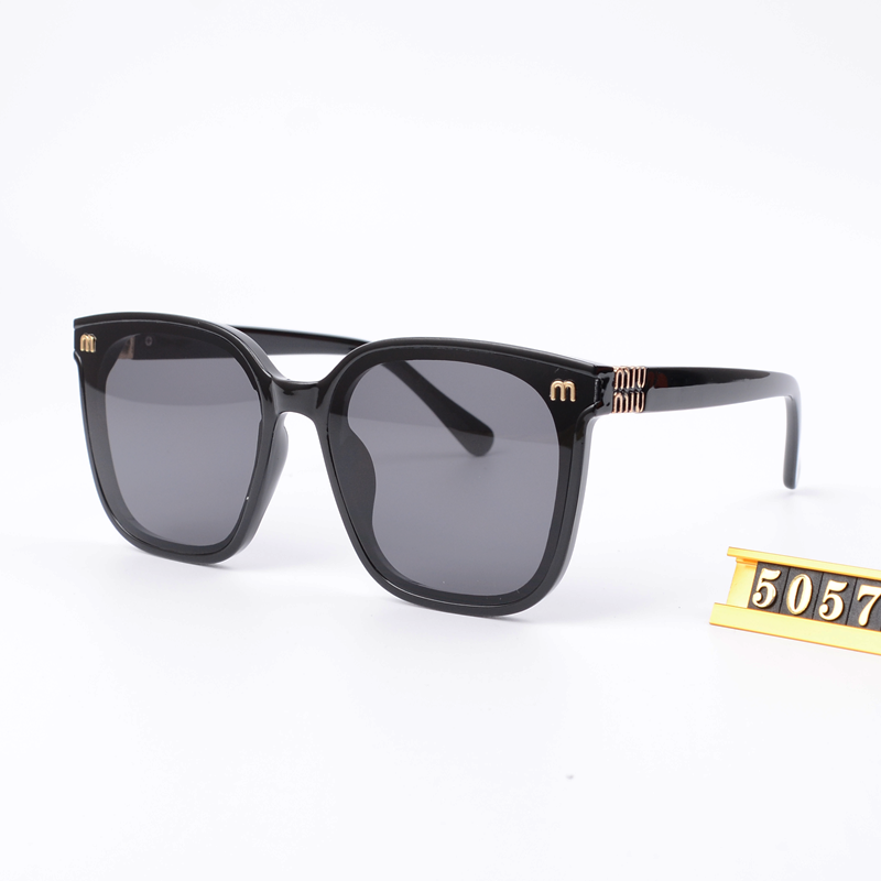 MIU MIU Sonnenbrillen