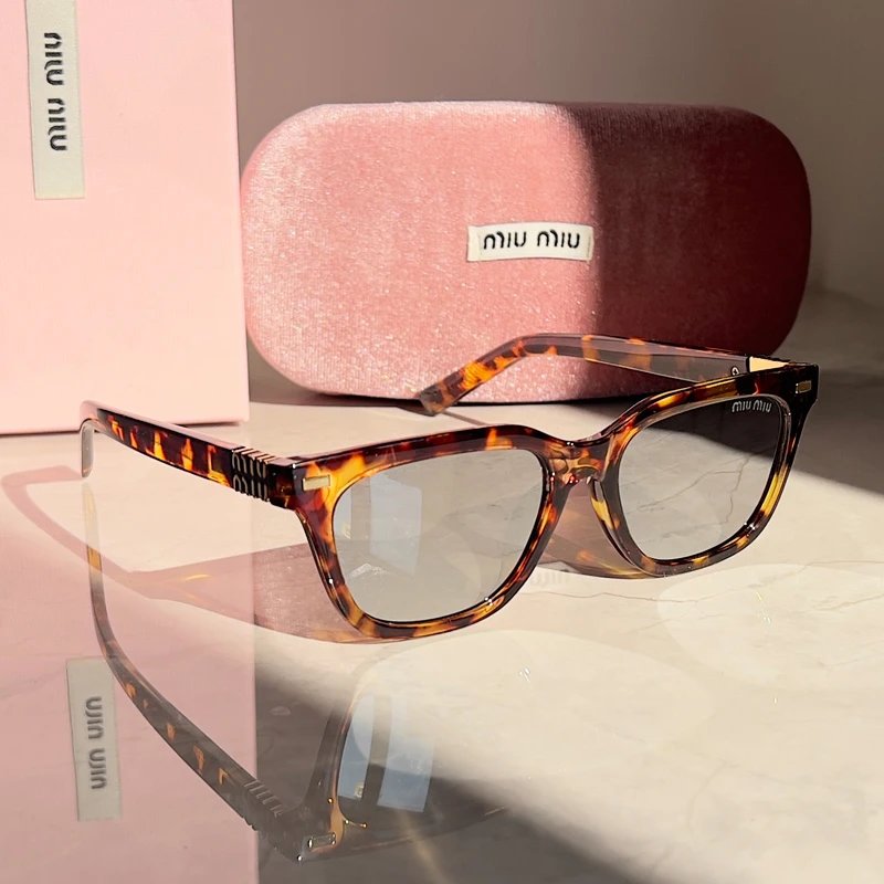 MIU MIU Sonnenbrillen