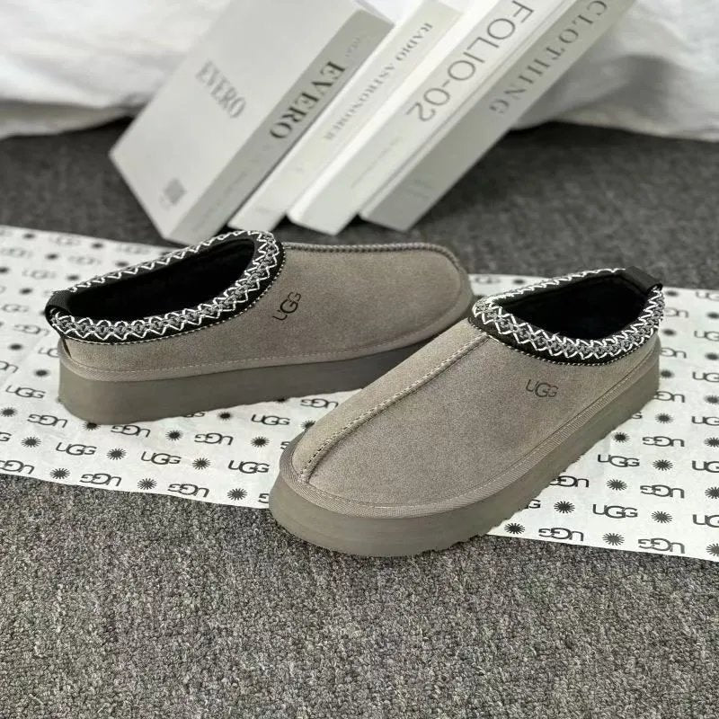 UGGS Slippers