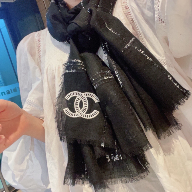 Chanel Schal