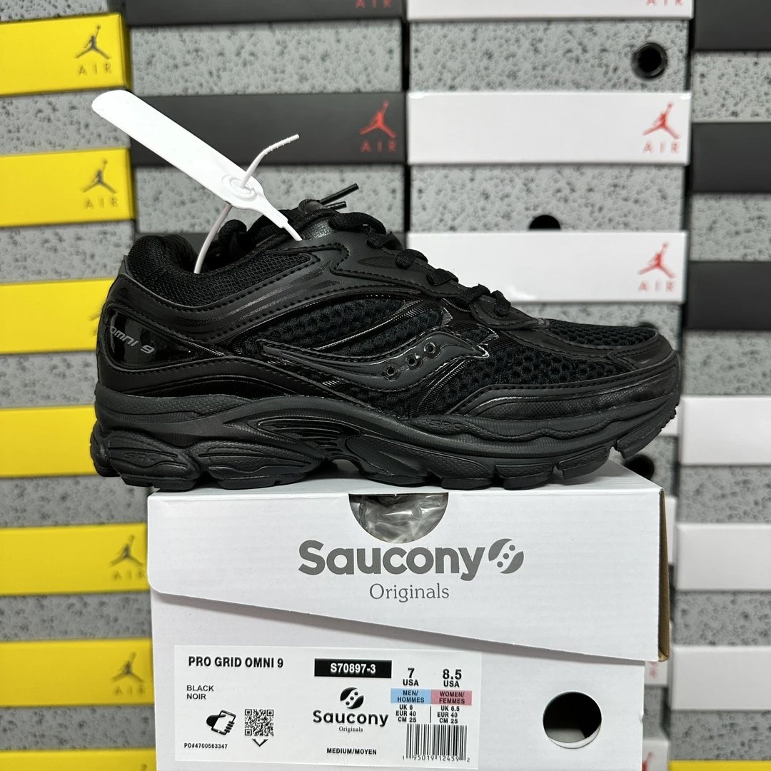 Saucony ProGrid Omni 9 OG Sneaker