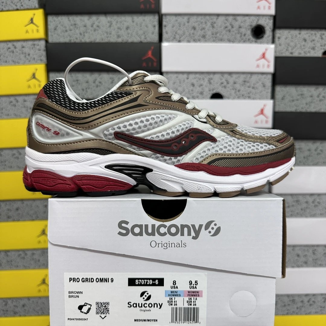 Saucony ProGrid Omni 9 OG Sneaker