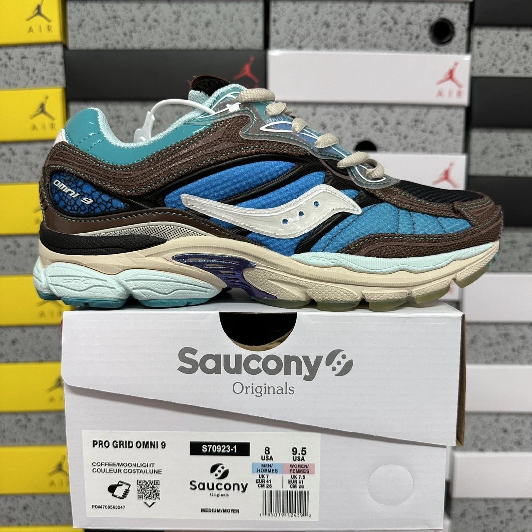 Saucony ProGrid Omni 9 OG Sneaker