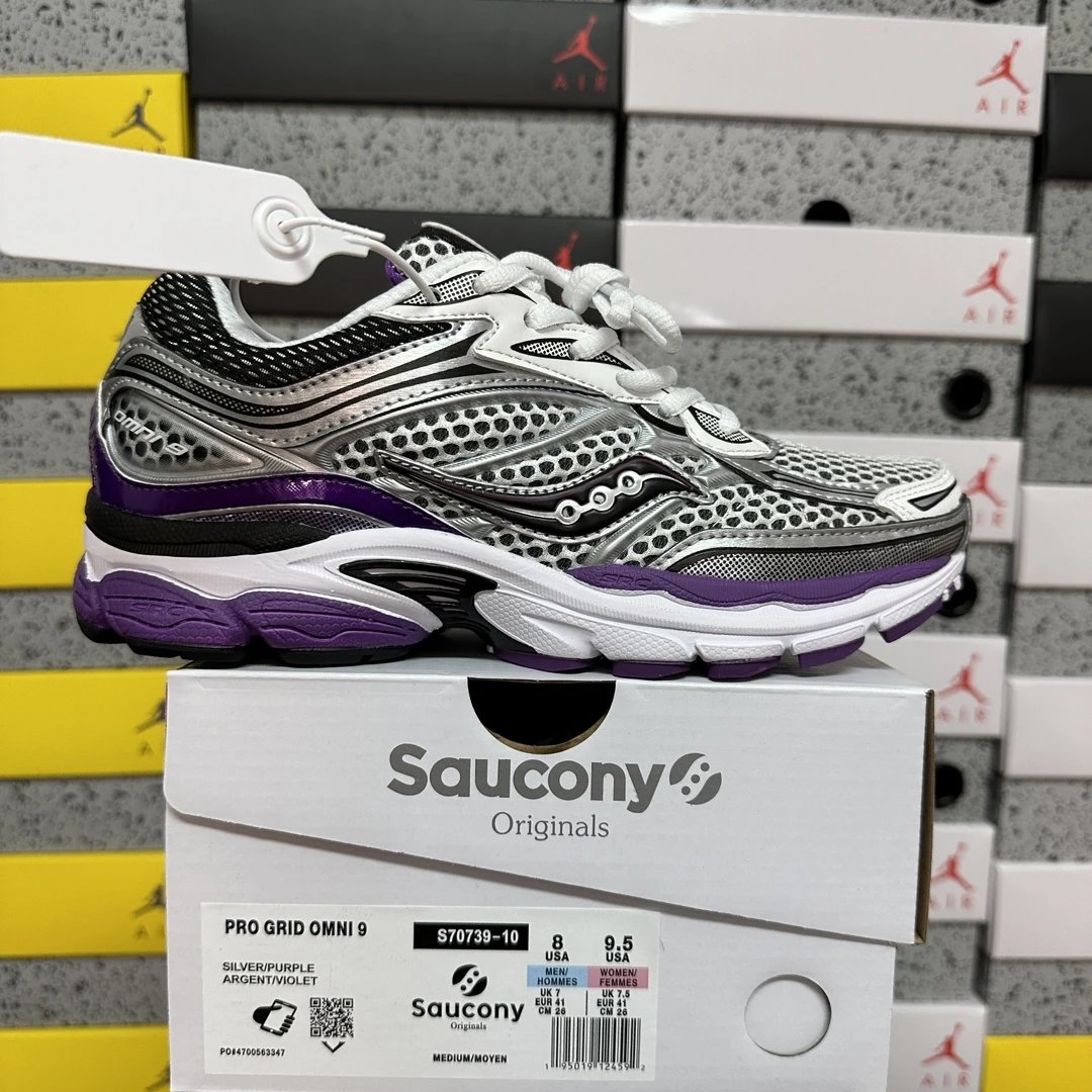 Saucony ProGrid Omni 9 OG Sneaker