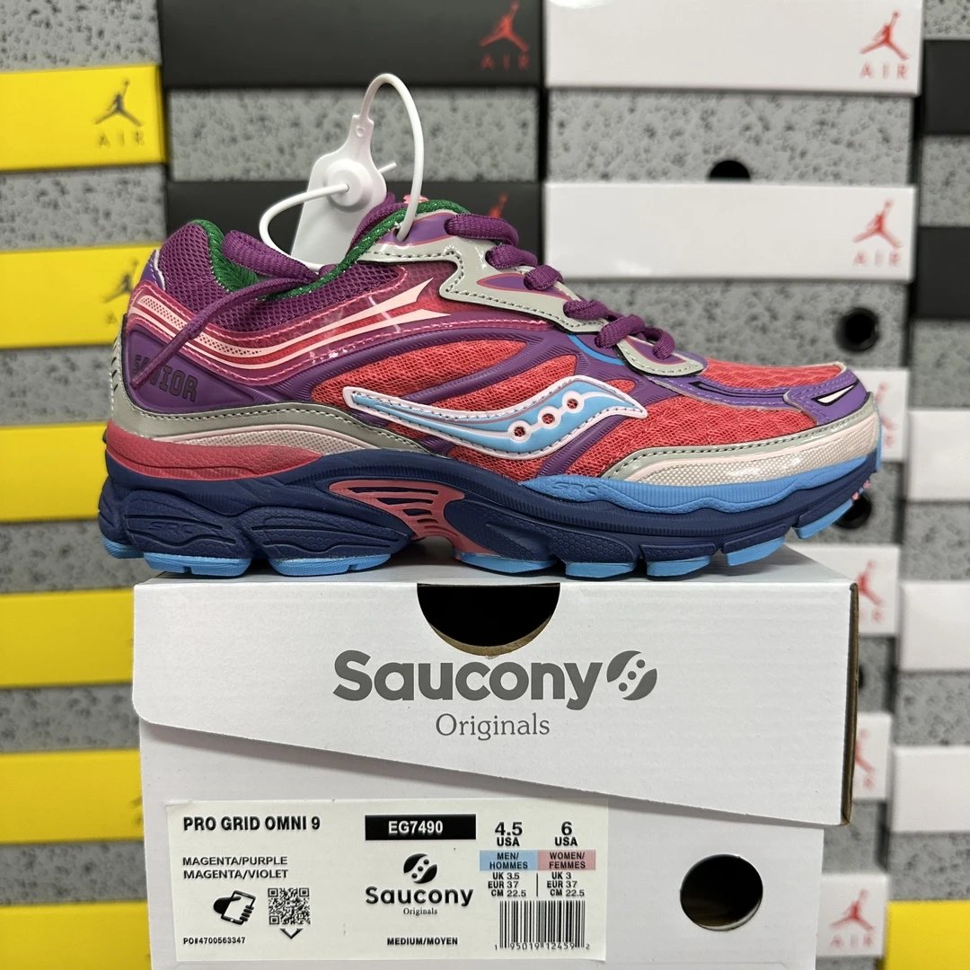 Saucony ProGrid Omni 9 OG Sneaker