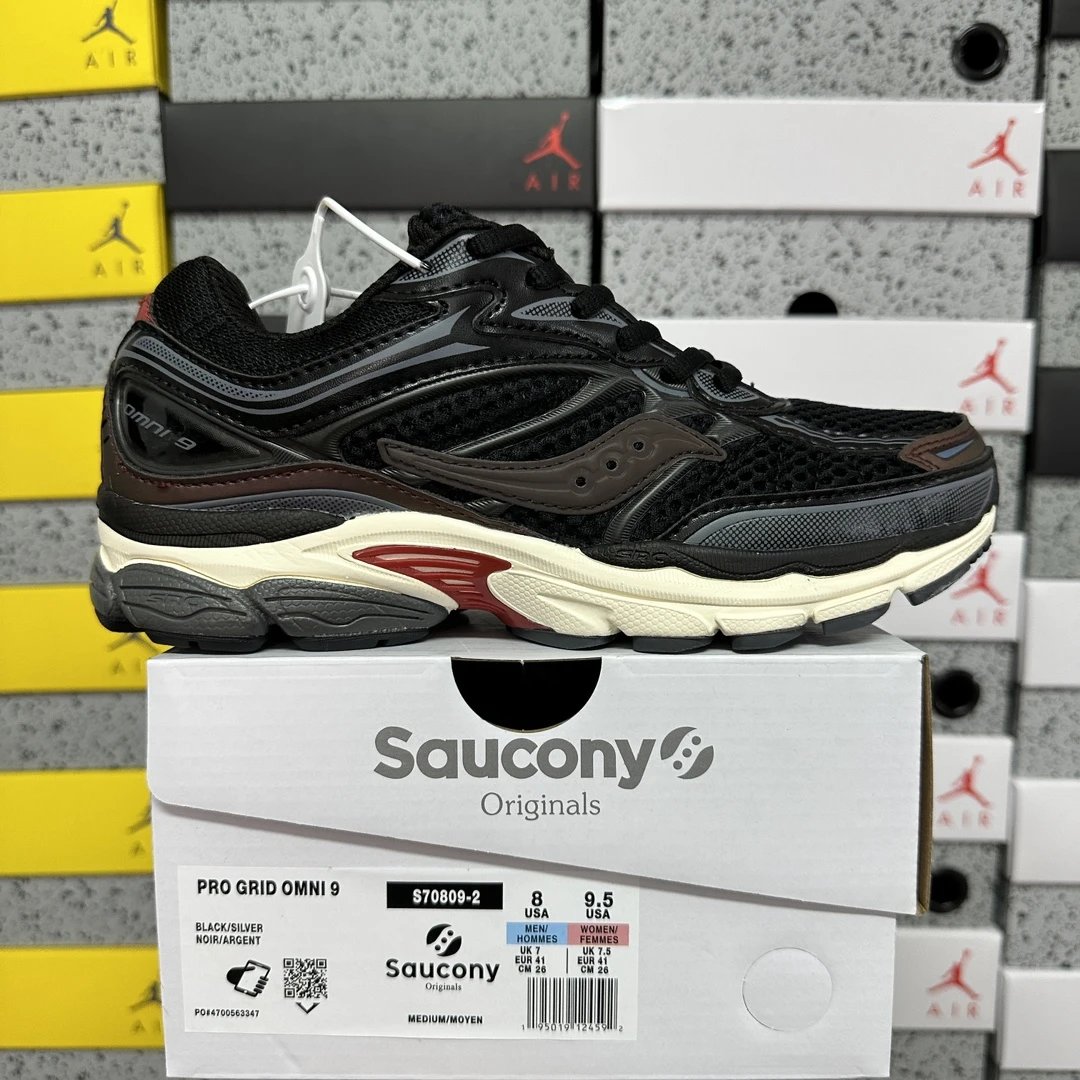 Saucony ProGrid Omni 9 OG Sneaker