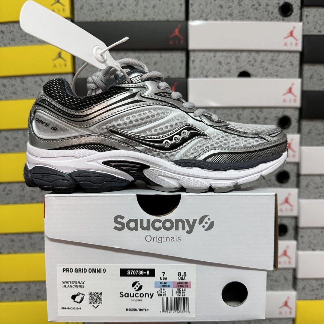 Saucony ProGrid Omni 9 OG Sneaker