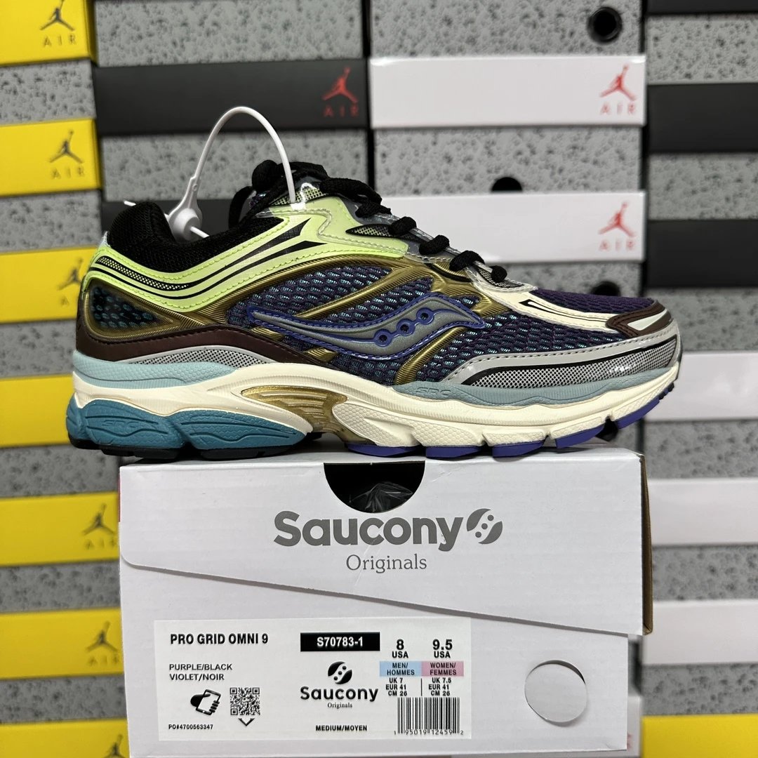 Saucony ProGrid Omni 9 OG Sneaker