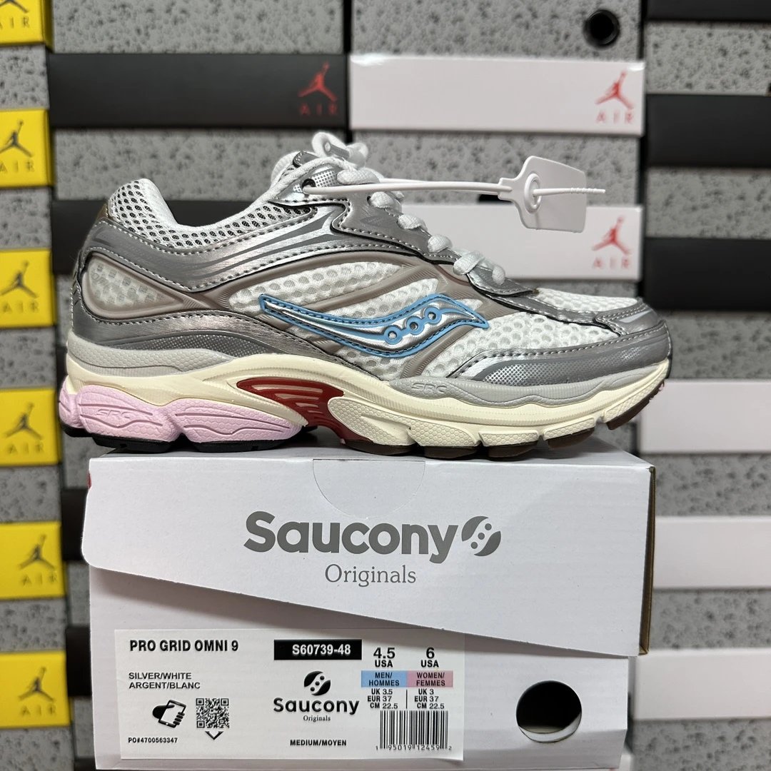 Saucony ProGrid Omni 9 OG Sneaker