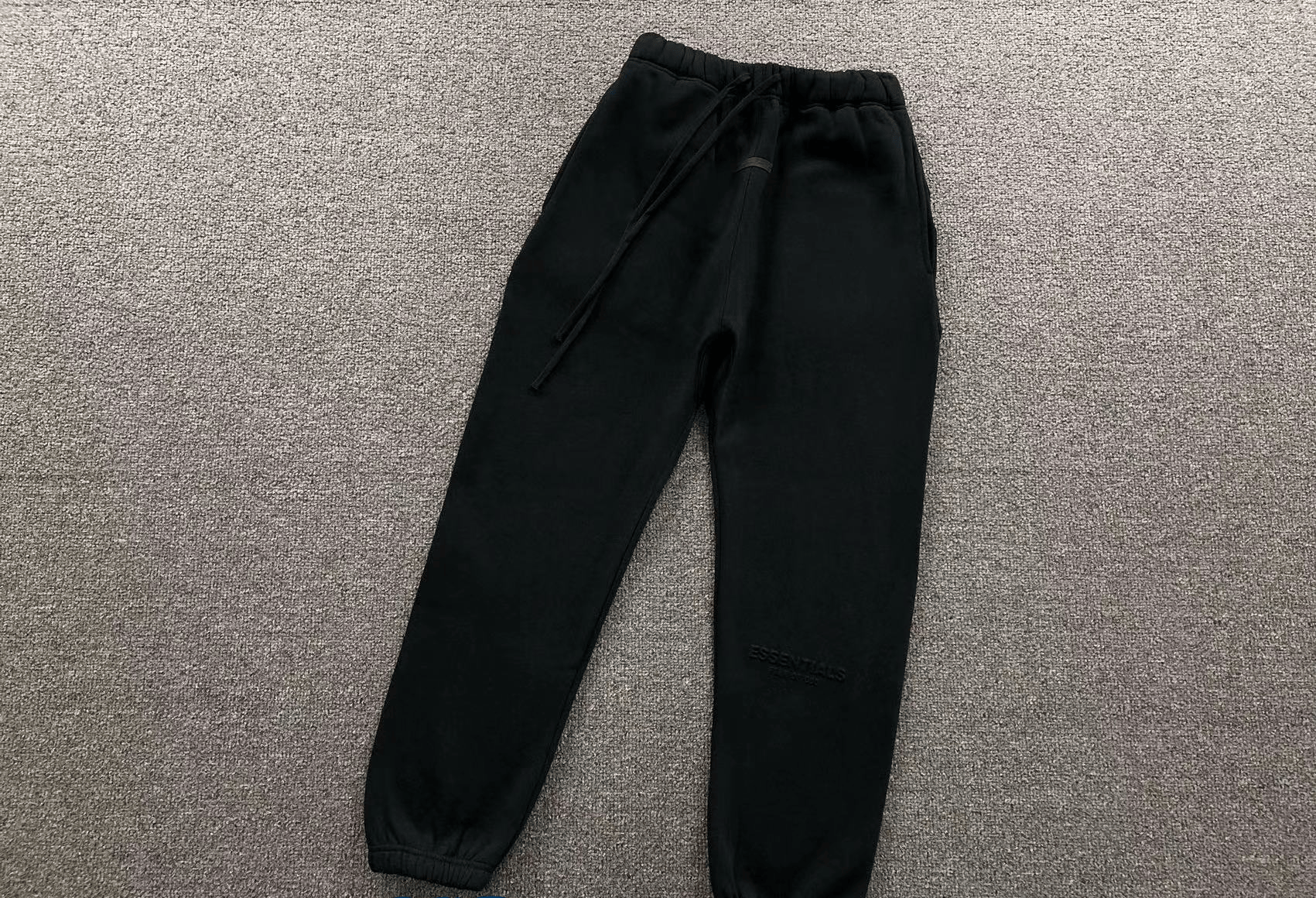 Essentials Traingsanzug