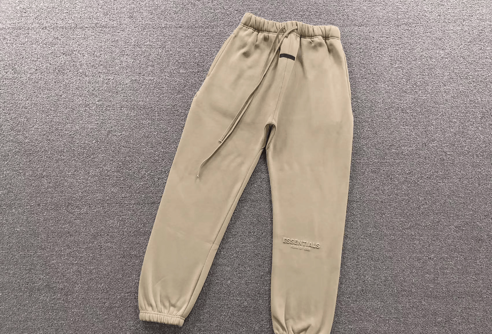 Essentials Traingsanzug