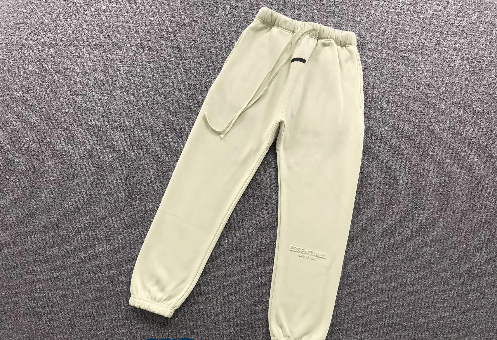 Essentials Traingsanzug