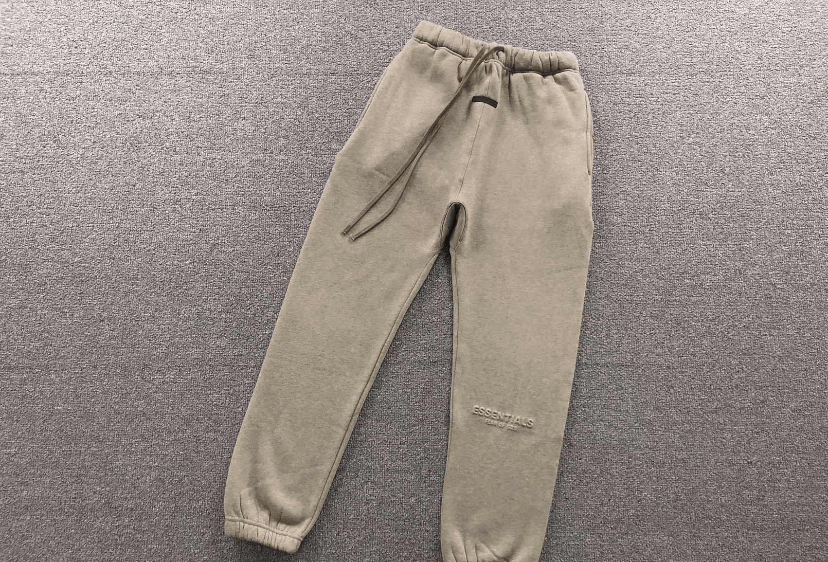 Essentials Traingsanzug